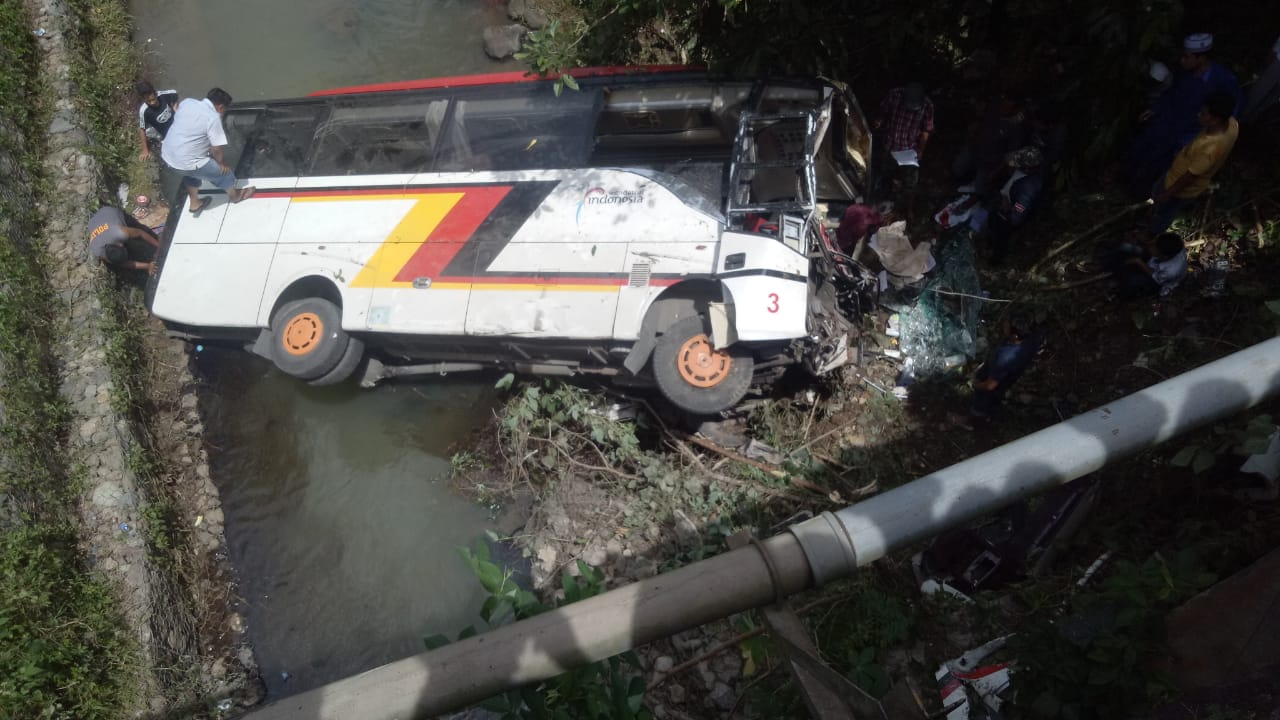 3 Pejabat Pemkab Agam Korban Kecelakaan Bus Dirawat di M Djamil Padang