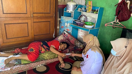 Andre Rosiade Bantu Biaya Pengobatan Guru TK yang Mengidap Kanker