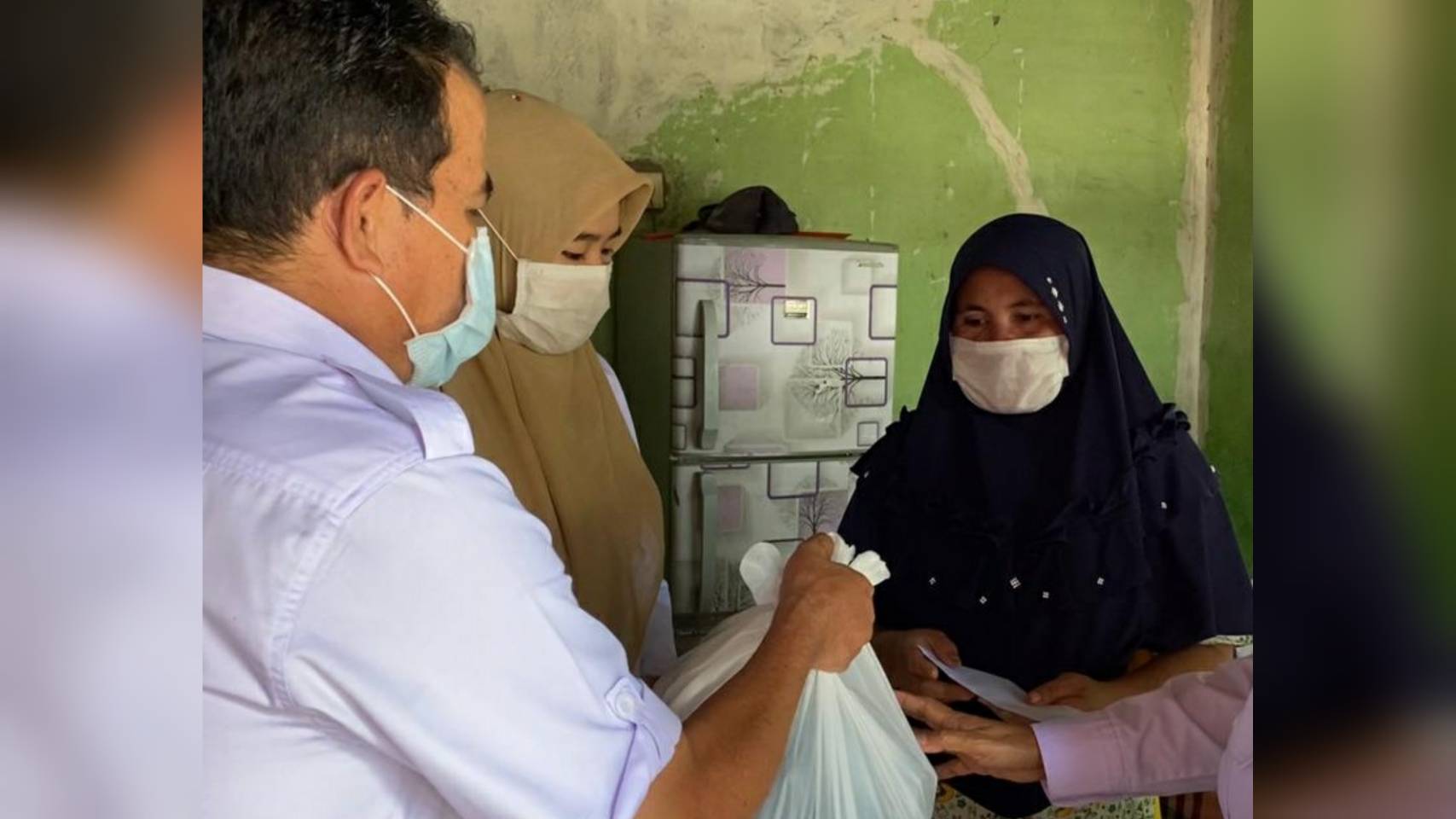 Kerja Serabutan Demi Hidupi 6 Anak, Ibu di Padang Dibantu Andre Rosiade