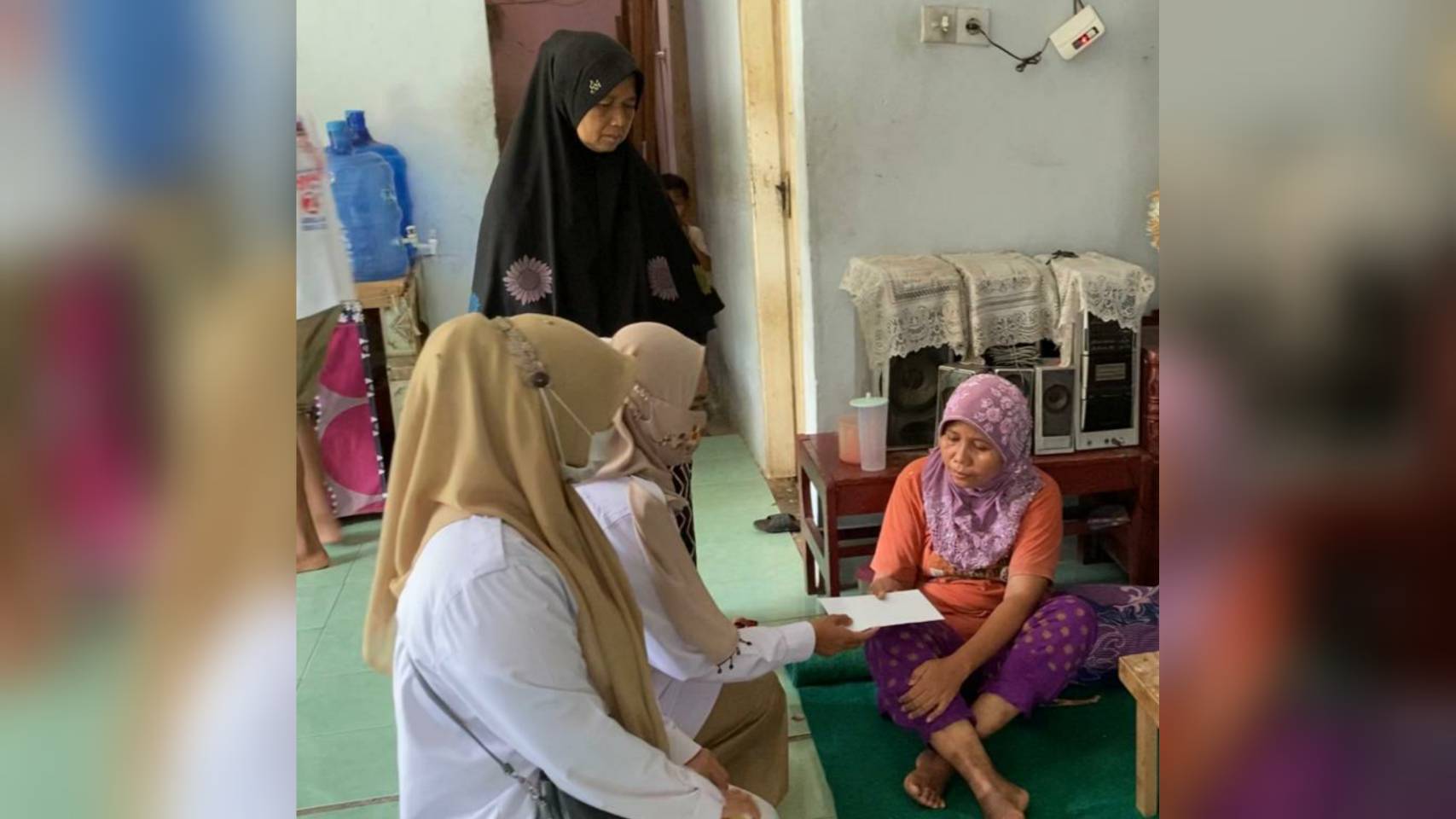 Andre Rosiade Bantu Modal Pedagang Kelontong di Nanggalo Padang