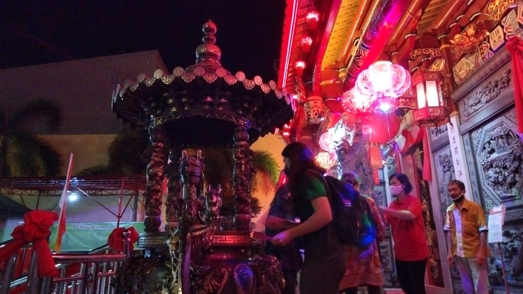 Ibadah Imlek di Klenteng See Hien Kiong Padang Tetap Khusyuk Meski Pandemi