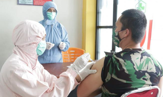 Sejumlah Pejabat di Tanah Datar Terima Suntikan Kedua Vaksin Covid-19