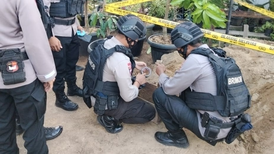 Tukang Kebun di Padang Temukan Benda Diduga Granat