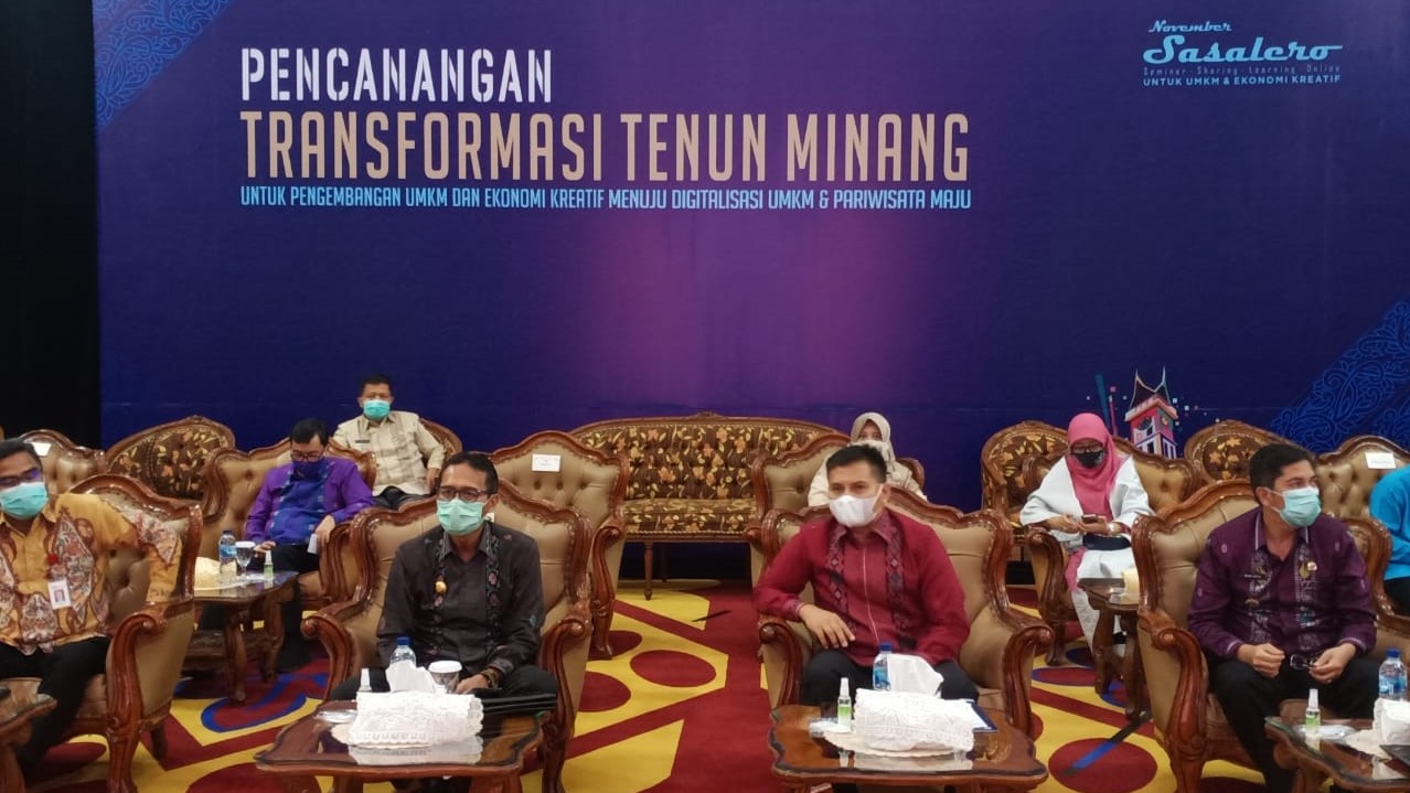 Inovasi Jadi Kunci Membumikan Tenun Minang