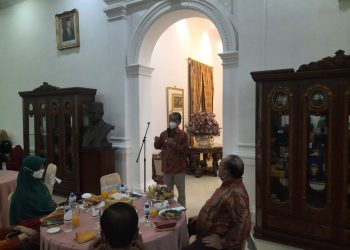 Pj Gubernur Sumbar Hamdani memberikan kata sambutan di Istana Gubernur Sumbar, Kamis (18/2/2021). (foto: Rahmadi)
