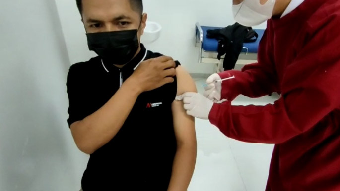 Puluhan Wartawan di Bukittinggi Terima Vaksin Covid-19