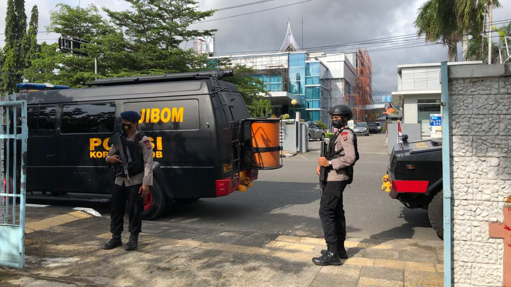 Tim Jibom Polda Sumbar Tingkatan Pengamanan Gereja Pasca Ledakan Bom di Makassar