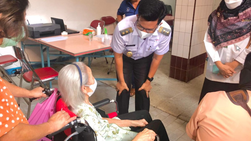 Erwin Yunaz TInjau Pelaksanaan Vaksinasi Warga Keturunan Tionghoa di Payakumbuh