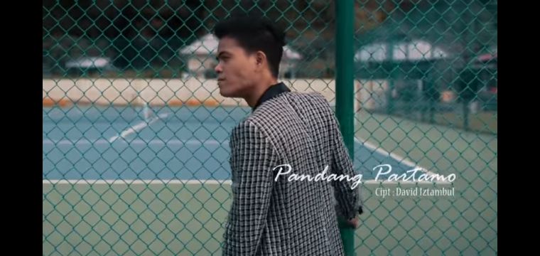 Lirik dan Makna Lagu Minang "Pandang Partamo"