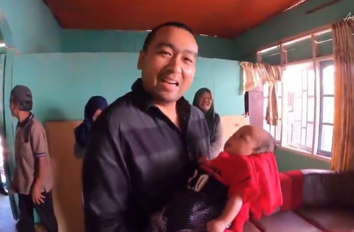 Bertemu Bayi Mahyeldi Audy, Ini Reaksi Wagub Sumbar