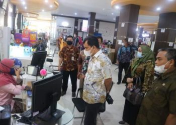 Pj. Sekdakab Solok Selatan Doni Rahmat Samulo kunjungi MPP Pemko Payakumbuh. (foto: Pemkab Solok Selatan)