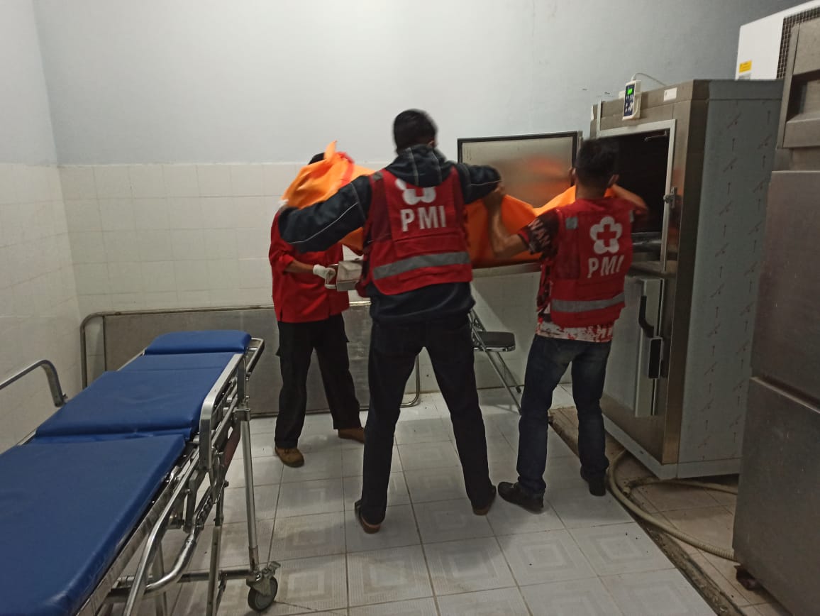 Mayat Perempuan Tanpa Identitas Ditemukan di Halte Angkot Bukittinggi 