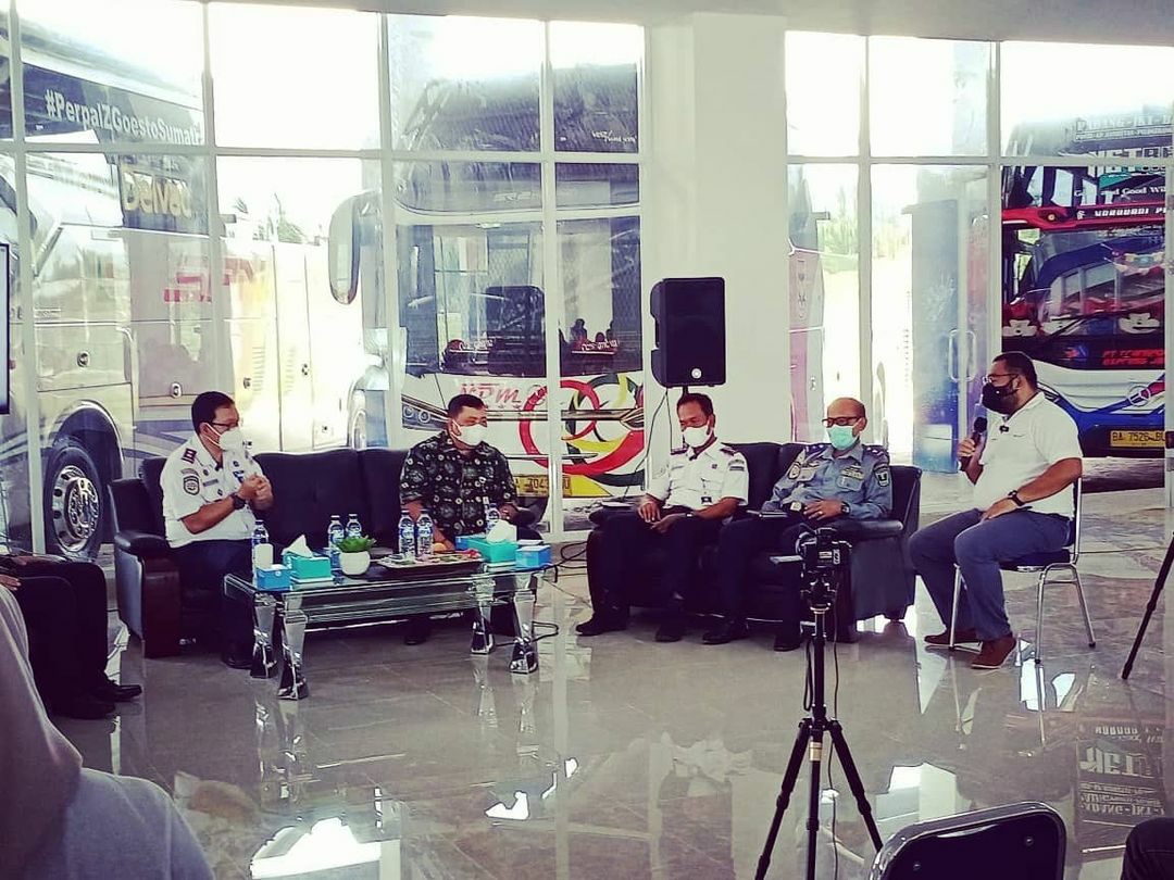 Pengusaha Bus Keluhkan Kondisi Terminal Anak Air Padang
