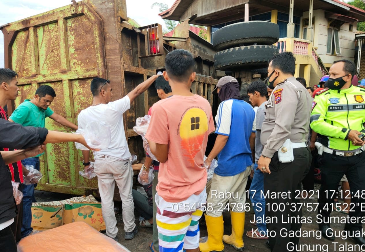 Kronologi Kecelakaan Maut di Jalur Solok-Padang yang Libatkan 6 Kendaraan