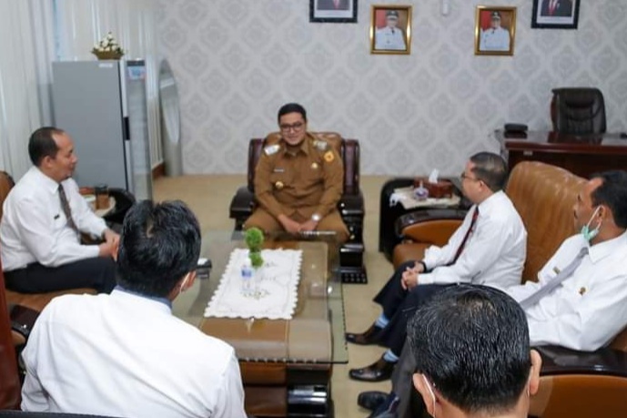 kereta api pariwisata