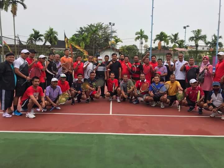 Meriahkan Hari Jadi Kabupaten ke-17, Pemkab Dharmasraya Gelar Turnamen Tenis Eksekutif