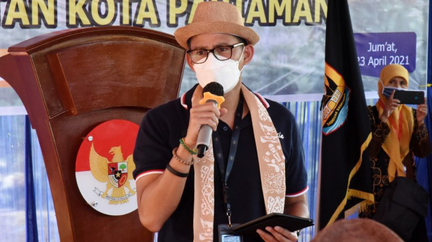 Kunjungi Wisata Pariaman, Sandiaga: Kalau Tak Disiplin, Kebangkitan Hanya Omong Kosong