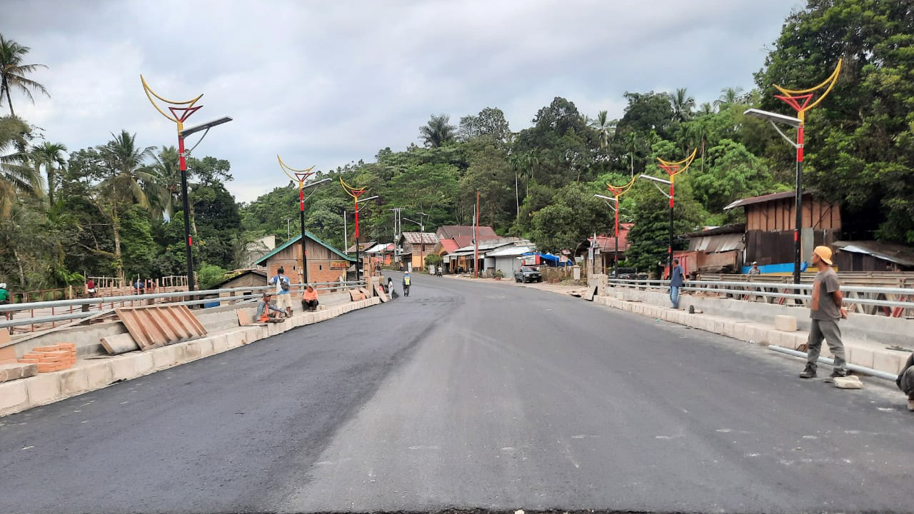 Wajah Baru Jembatan Titian Panjang di Kayu Tanam yang Kembali Bisa Dilalui