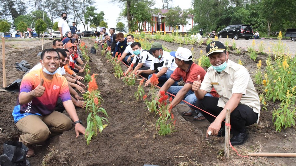 Taman Bunga Hiasi Pantai Kata Kota Pariaman