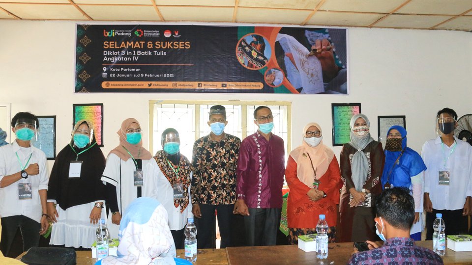 60 Peserta Ikuti Diklat 3 in 1 Batik Tulis di Desa Rambai