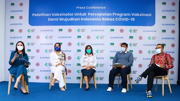 Percepat Program Vaksinasi Nasional, Alodokter Gelar Pelatihan Vaksinator Massal