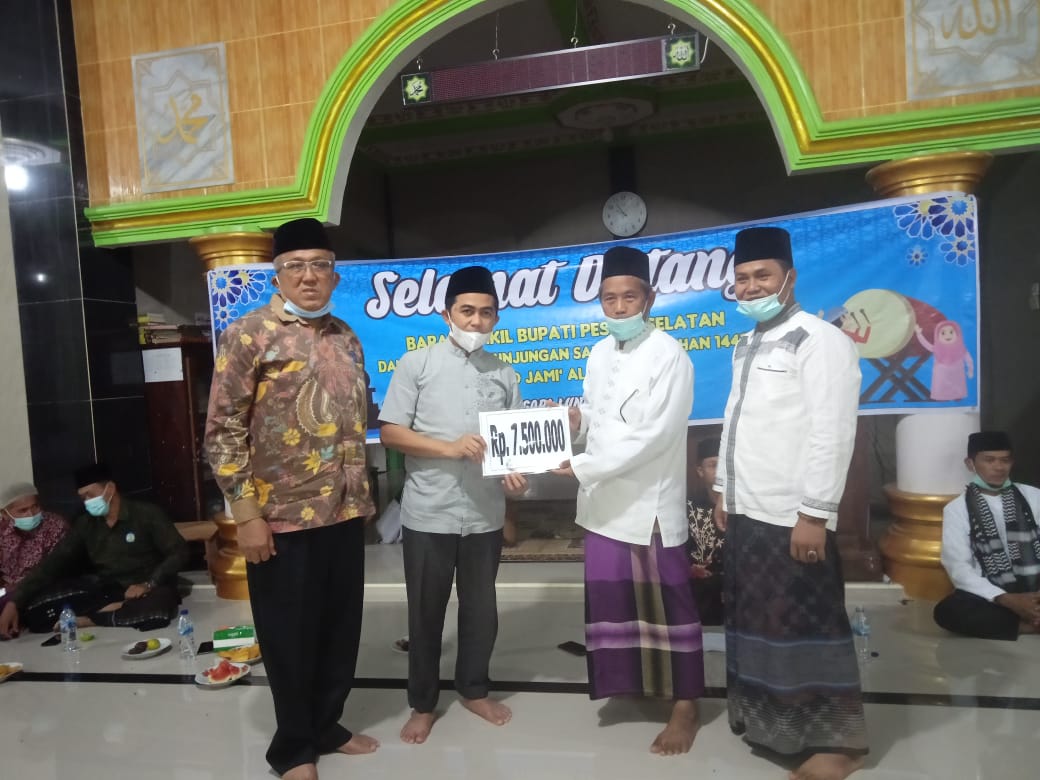 Warga Adukan Jalan Rusak, Wabup Pessel: Dibangun Bertahap