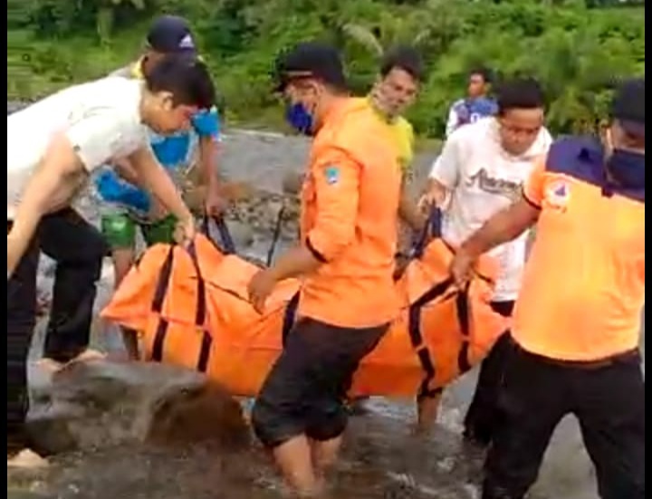 Seorang Pemuda di Pasbar Meninggal Terseret Air Bah Batang Patupangan 