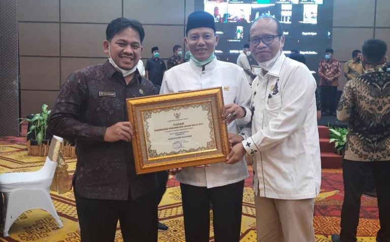Pasaman Peringkat 3 Terbaik Penghargaan Pembangunan Daerah Tingkat Sumbar