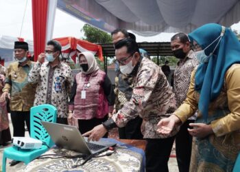 Bupati Tanah Datar Eka Putra resmikan  Tabek Patah di Kecamatan Salimpaung sebagai nagari binaan berbasis teknologi informasi. (foto: Pemkab Tanah Datar)