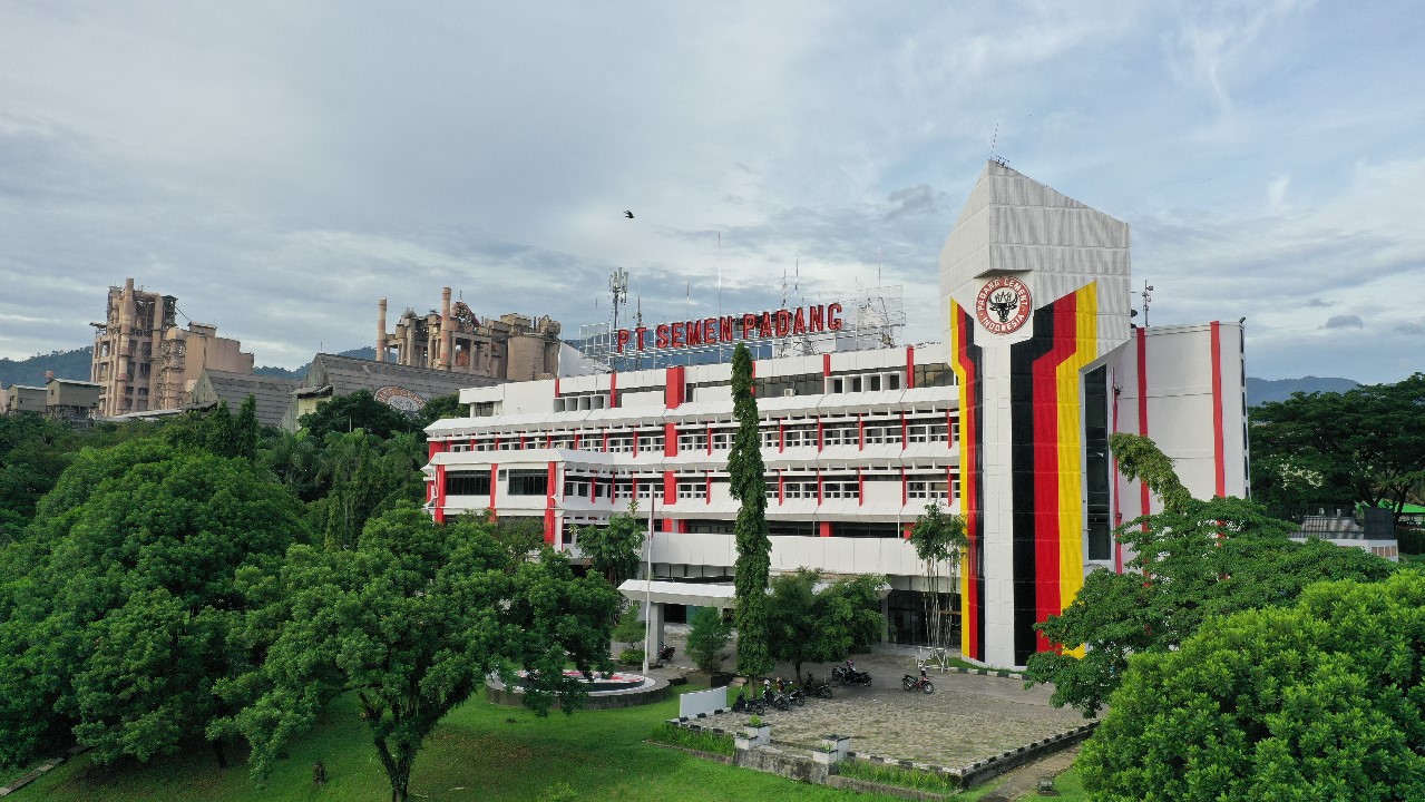 PT Semen Padang Raih Proper Hijau 2021 dari Kementerian LHK