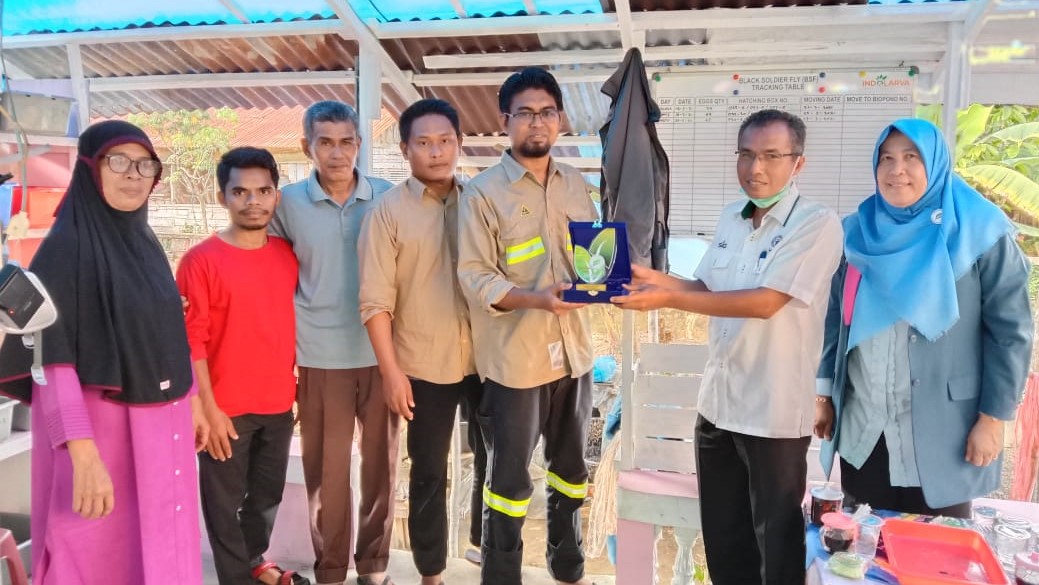 Dua Warga Mentawai Binaan Yayasan Semen Padang Ikuti Pelatihan Pembuatan Maggot BFS di 50 Kota