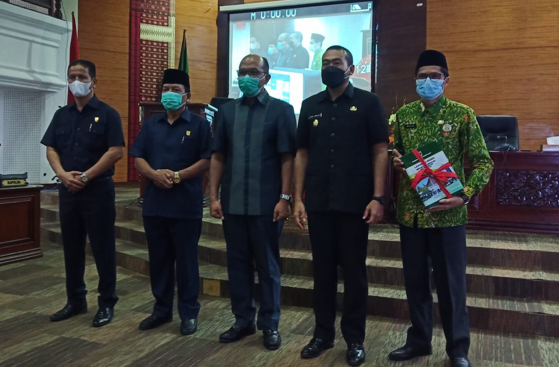 Banyak Pasal Picu Perdebatan, Perda AKB Covid-19 Sumbar Bakal Direvisi