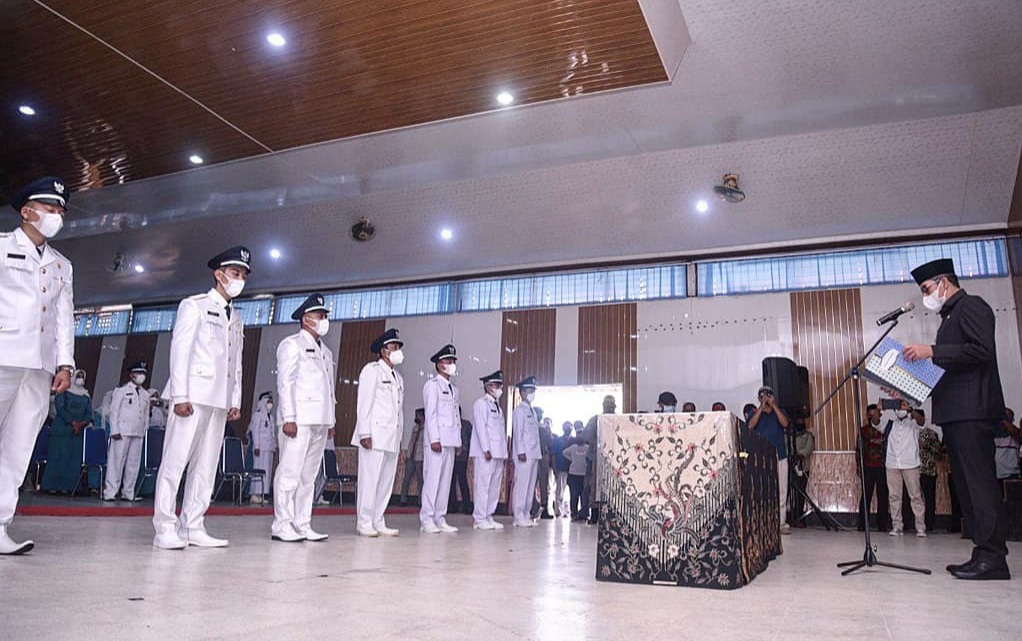 Lantik 8 Kades, Wako Sawahlunto Targetkan Penduduk Miskin di Setiap Desa Turun