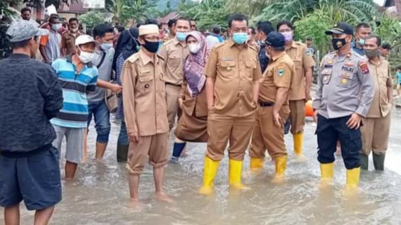 Korban Banjir Tapan Terima Bantuan 1.100 Paket Sembako