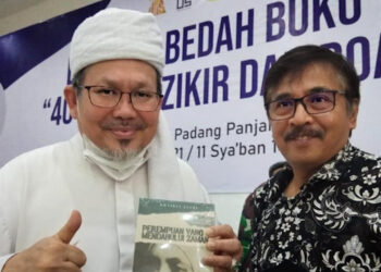Tengku Zul dan Khairul Jasmi. (foto: Instagram @jasmi.khairul)