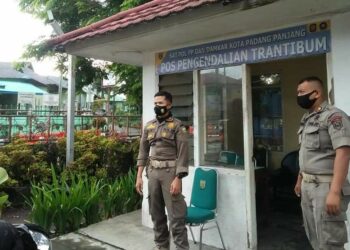 Petugas Satpol PP (Foto: Kominfo Padang Padang Panjang)