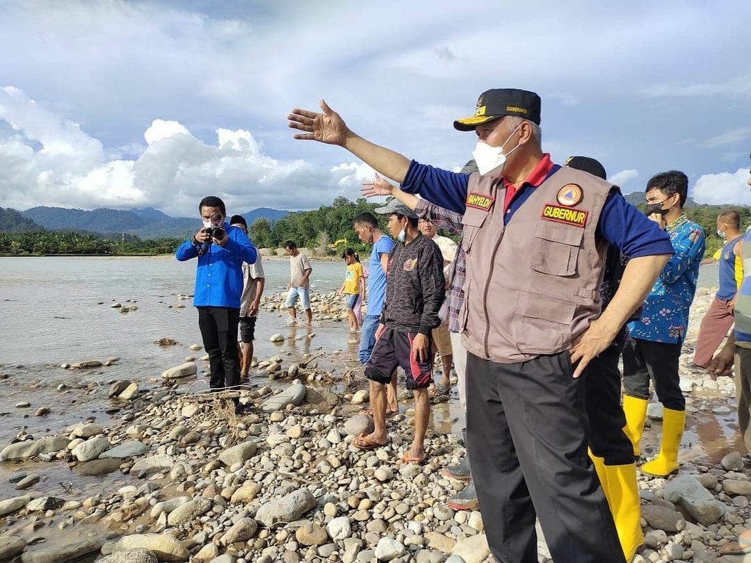 Atasi Banjir di Tapan Pessel, Pemprov Pasang Geobag dan Bronjong di Batang Sako