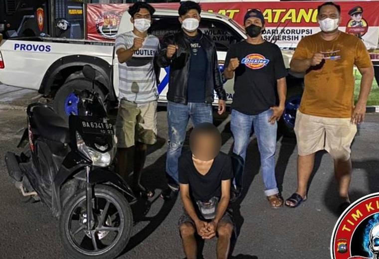 Beli Motor Curian, Polisi Tangkap Pelaku Penadahan di Padang Saat COD