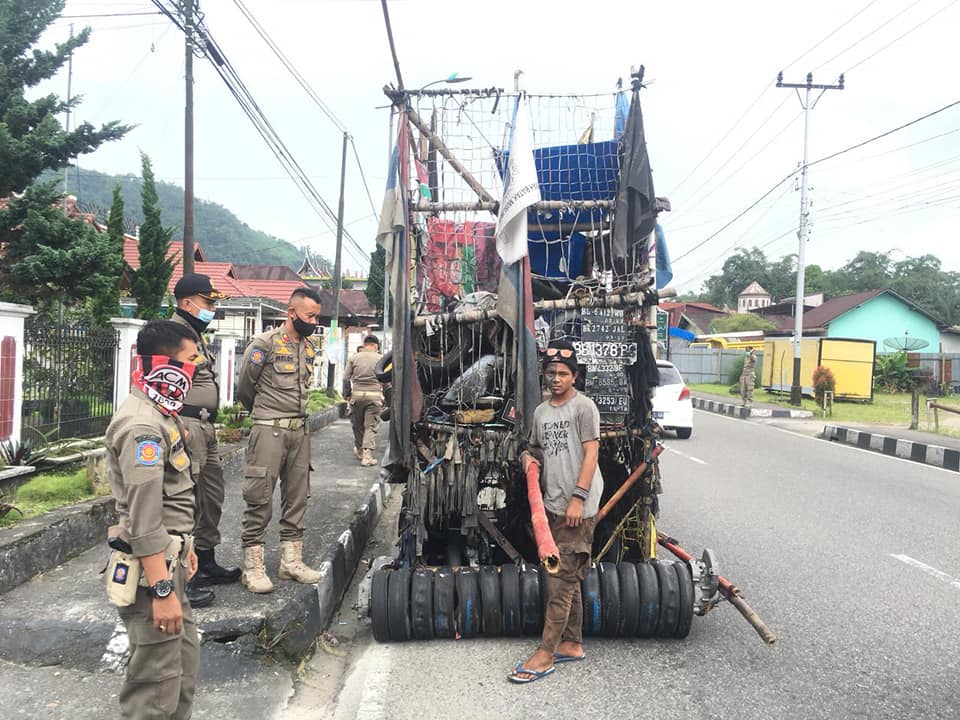 Dinilai Mengganggu, Satpol PP Padang Panjang Tertibkan Vespa Ekstrem