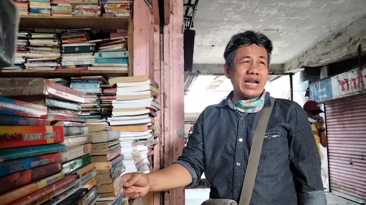 Curhat Penjual Buku di Pasar Raya Padang yang Masih Bertahan di Tengah Pandemi