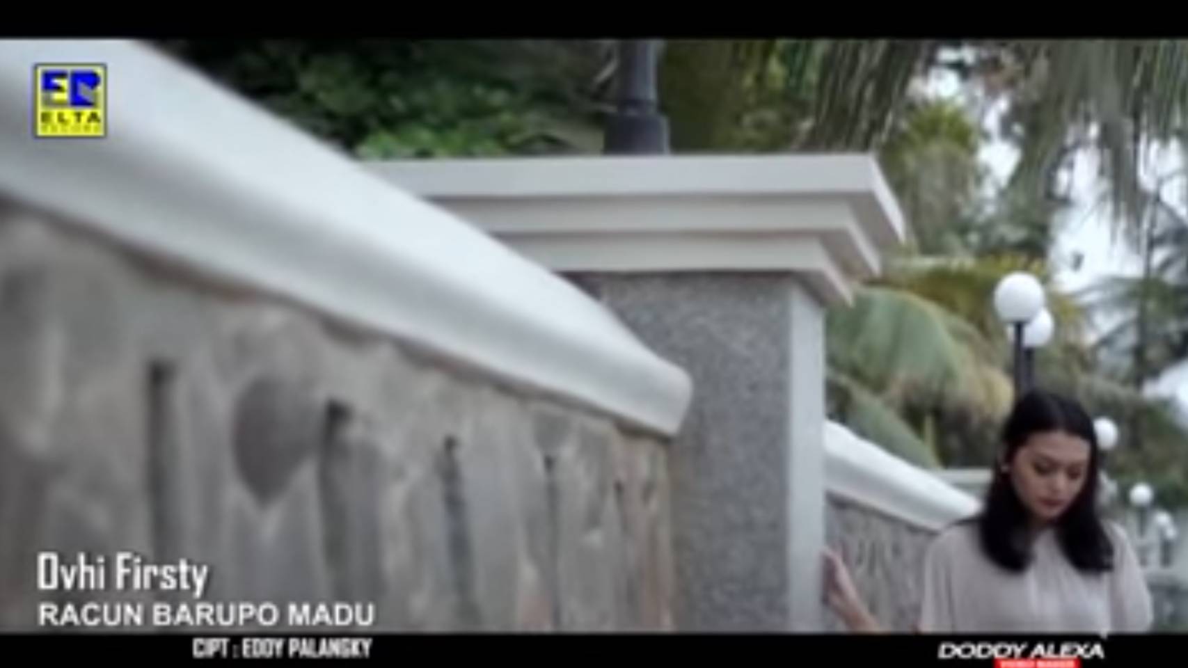 Lirik dan Makna Lagu Minang "Racun Barupo Madu"