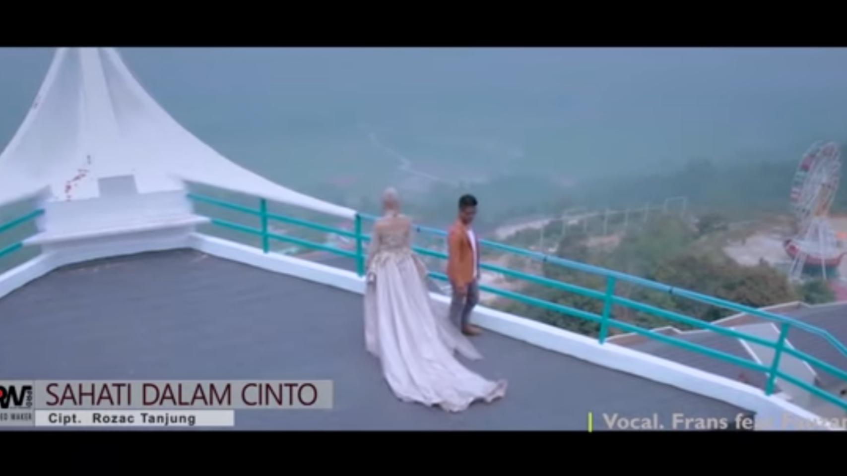 Lirik dan Makna Lagu Duet Minang "Sahati dalam Cinto"