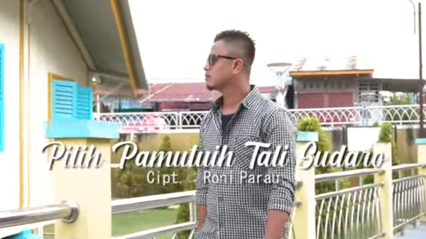 Lirik dan Makna Lagu MInang "Pitih Pamutuih Tali Sudaro"