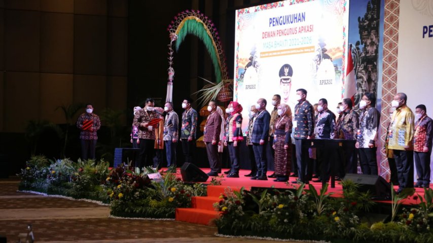 Pengurus APKASI Resmi Dikukuhkan, Sutan Riska Prioritaskan Penanganan Covid-19