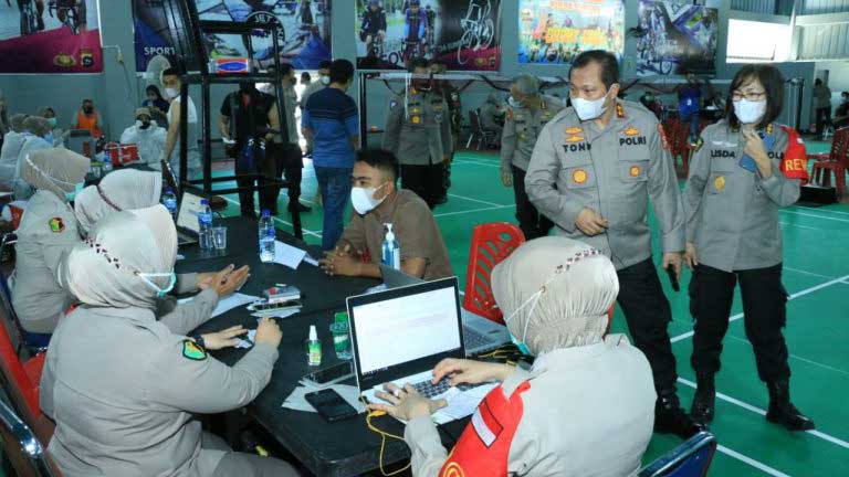 Polda Sumbar Mulai Gelar Vaksinasi Covid-19 untuk Masyarakat