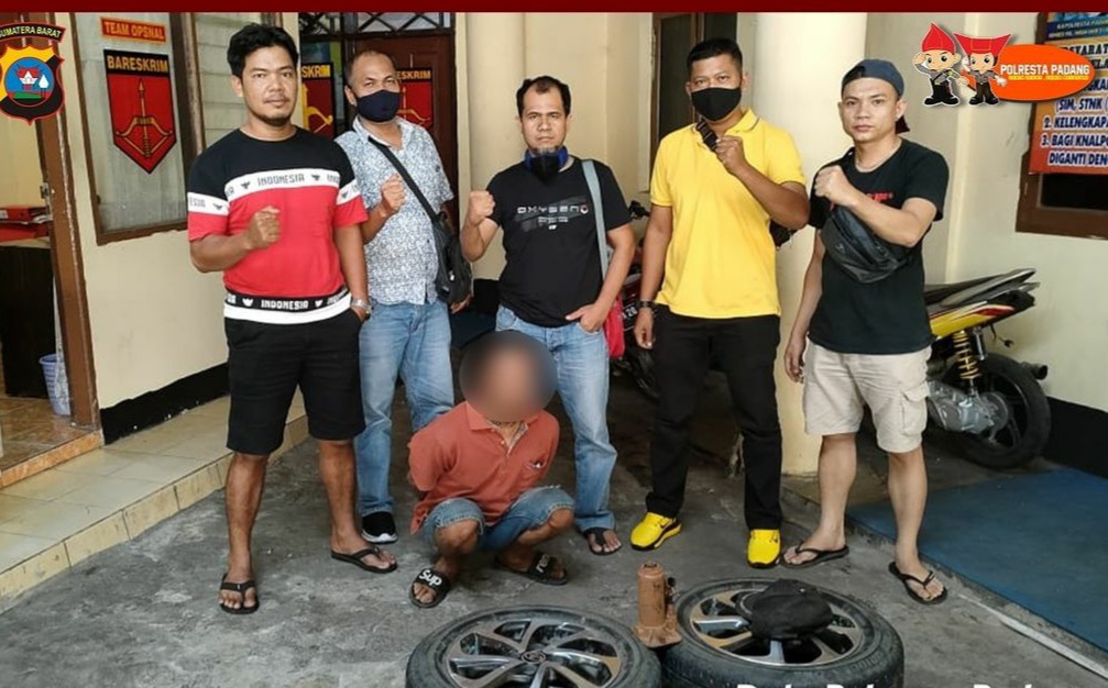 Curi 4 Ban Mobil yang Terparkir, Seorang Buruh di Padang Dibekuk Polisi
