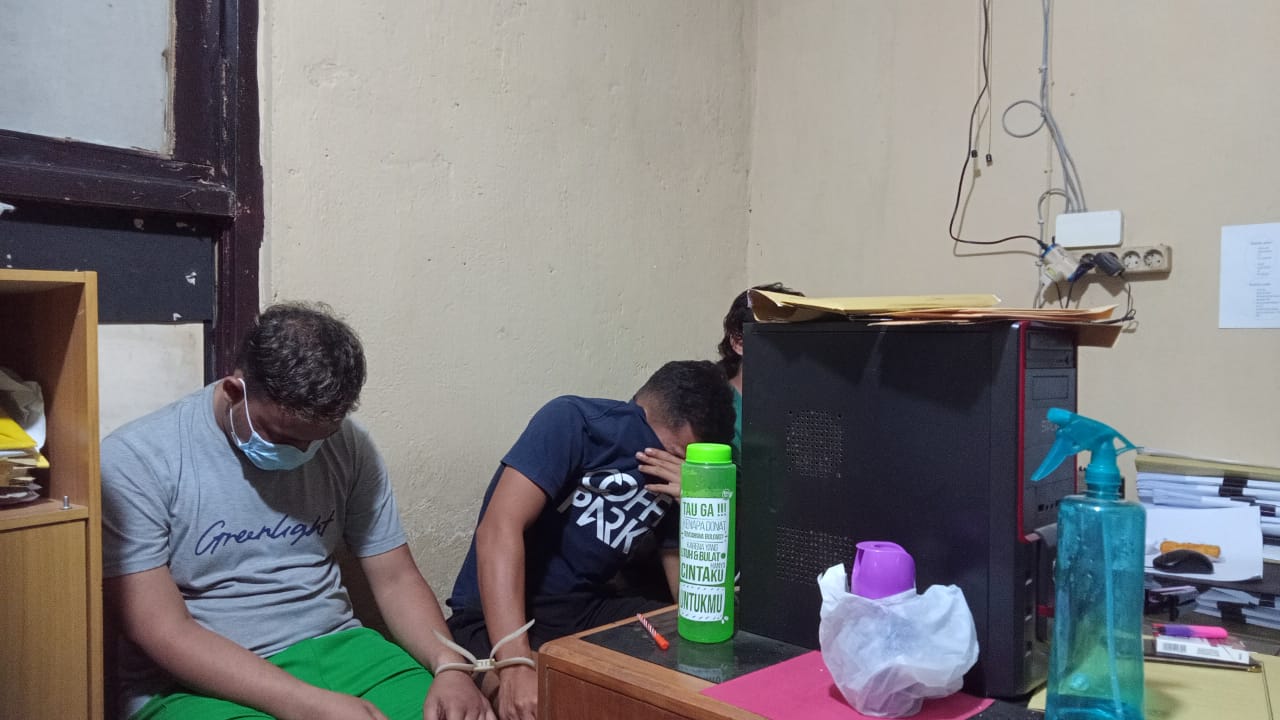 Beli Ekstasi di Pekanbaru, Pengedar dan Pelanggannya Tertangkap di Bukittinggi