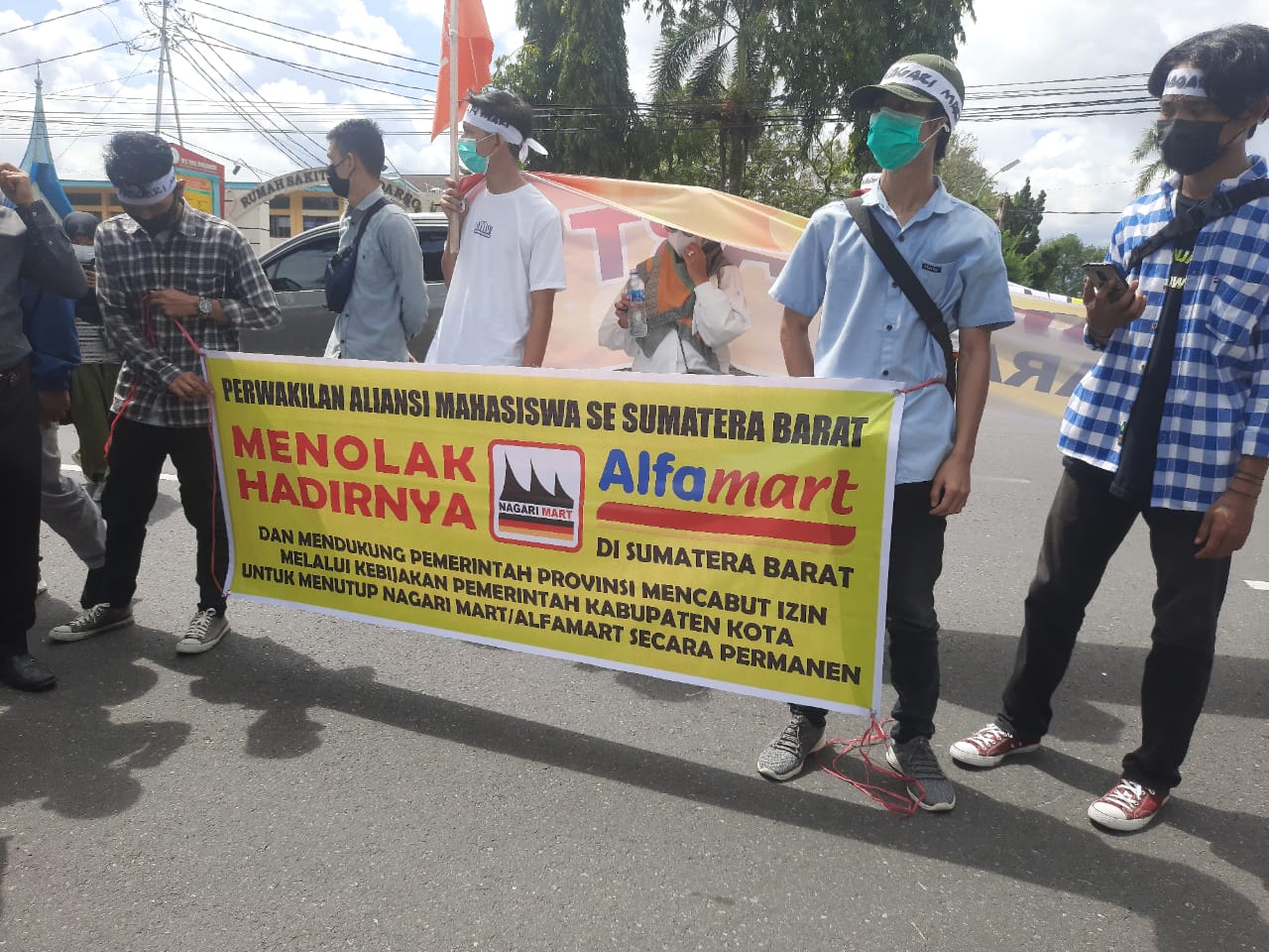 Demo Tolak Alfamart Masuk Sumbar, Ini Tanggapan Gubernur