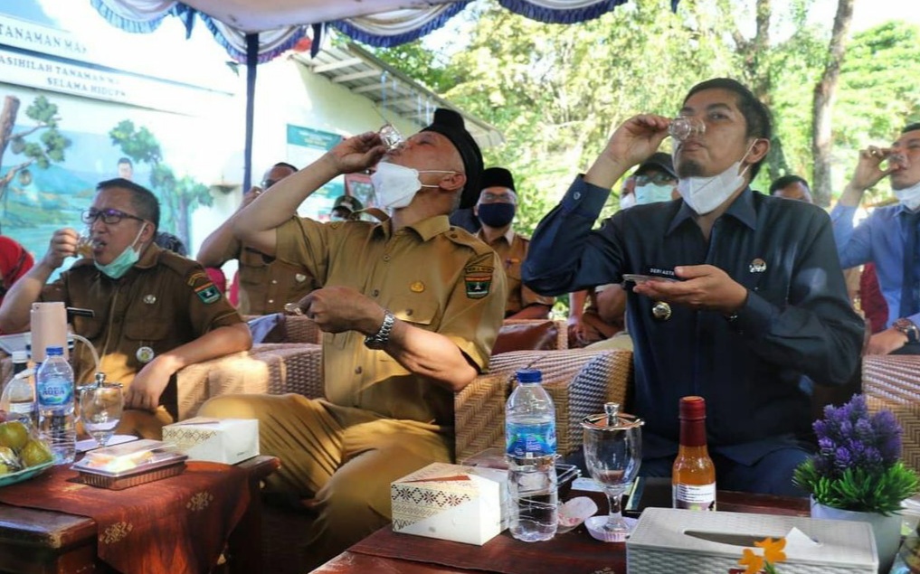 Kuatkan Imun Saat Pandemi, Gubernur Sumbar Ajak Warga Minum Madu Galo-galo