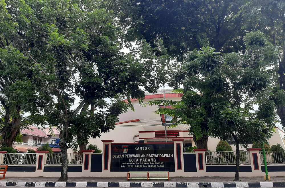 Jumlah anggota DPRD Kota Padang pada periode 2019-2024 sebanyak 45 orang. Di antara mereka tersebut, ada yang kembali memperebutkan